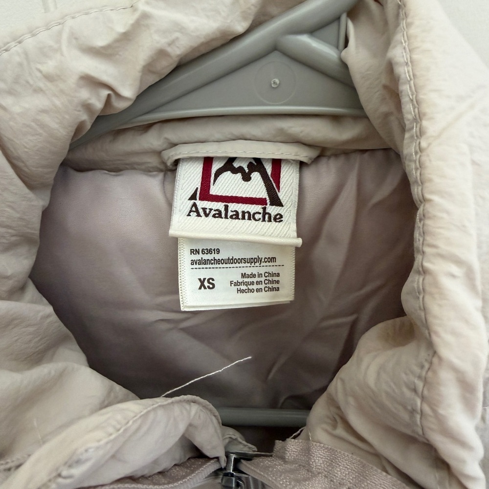 Avalanche Outdoors Cream Quilted Spring Lightweight Jacket - Picture 3 of 4